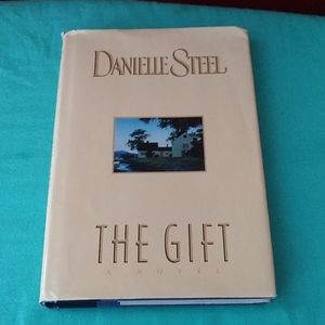 Vintage Danielle Steele book hardcover/ jacket